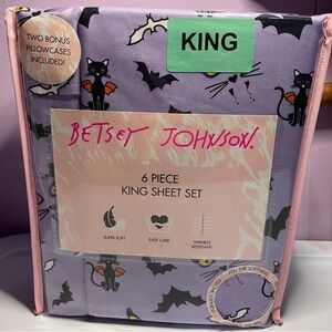 Betsey Johnson king sheet set